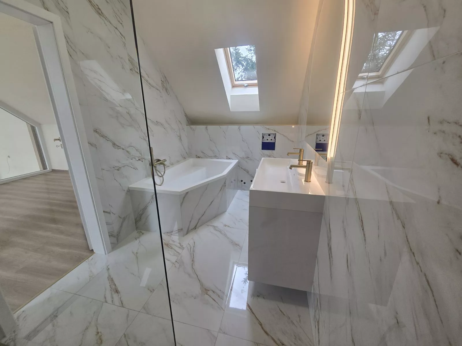 - Kulcsrakész házad