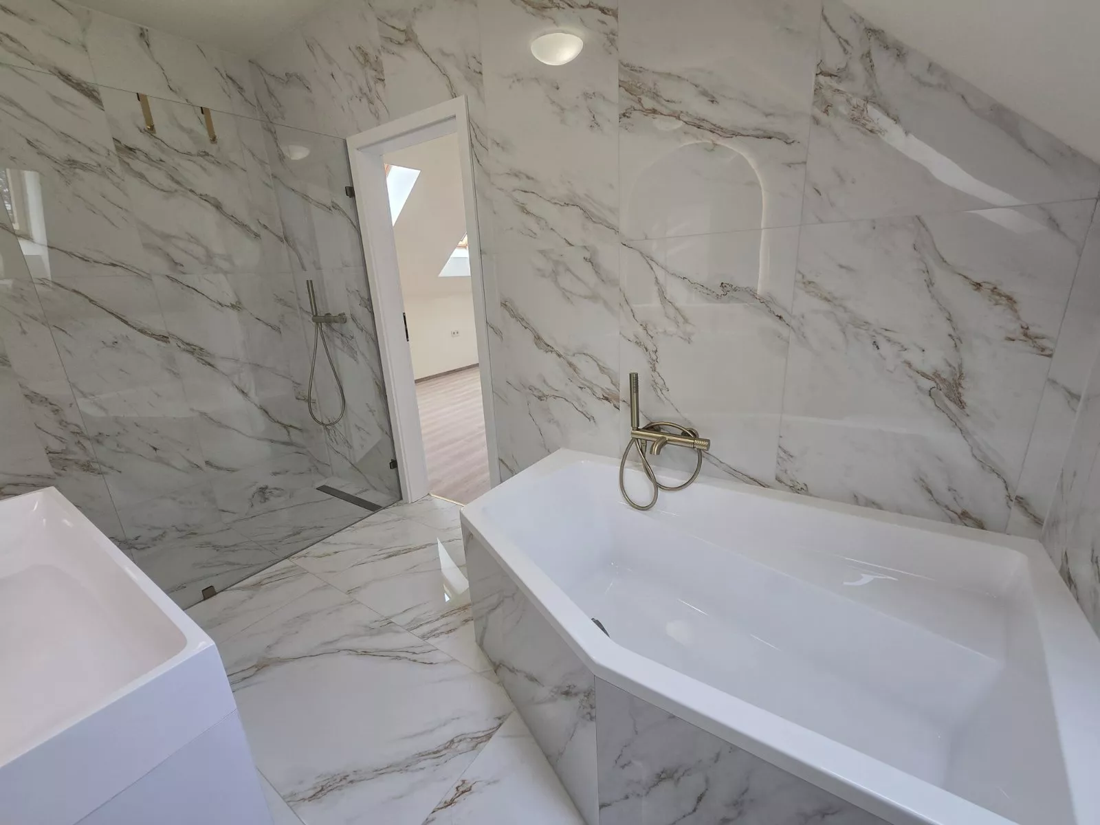 - Kulcsrakész házad