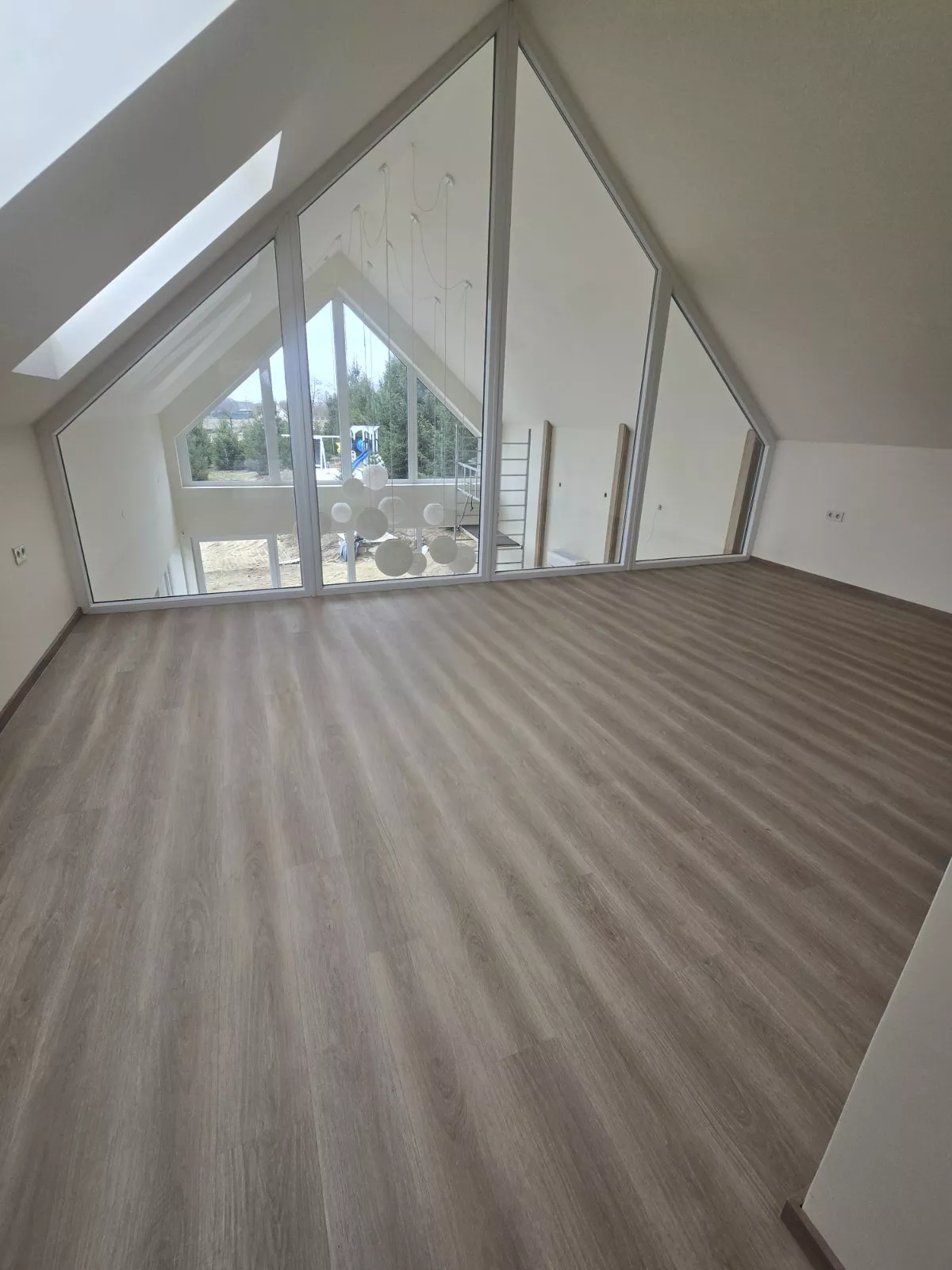 - Kulcsrakész házad