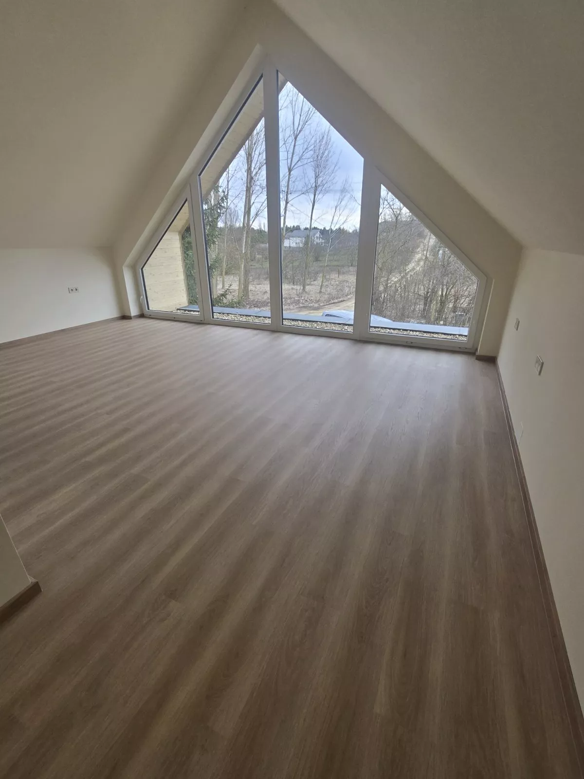 - Kulcsrakész házad