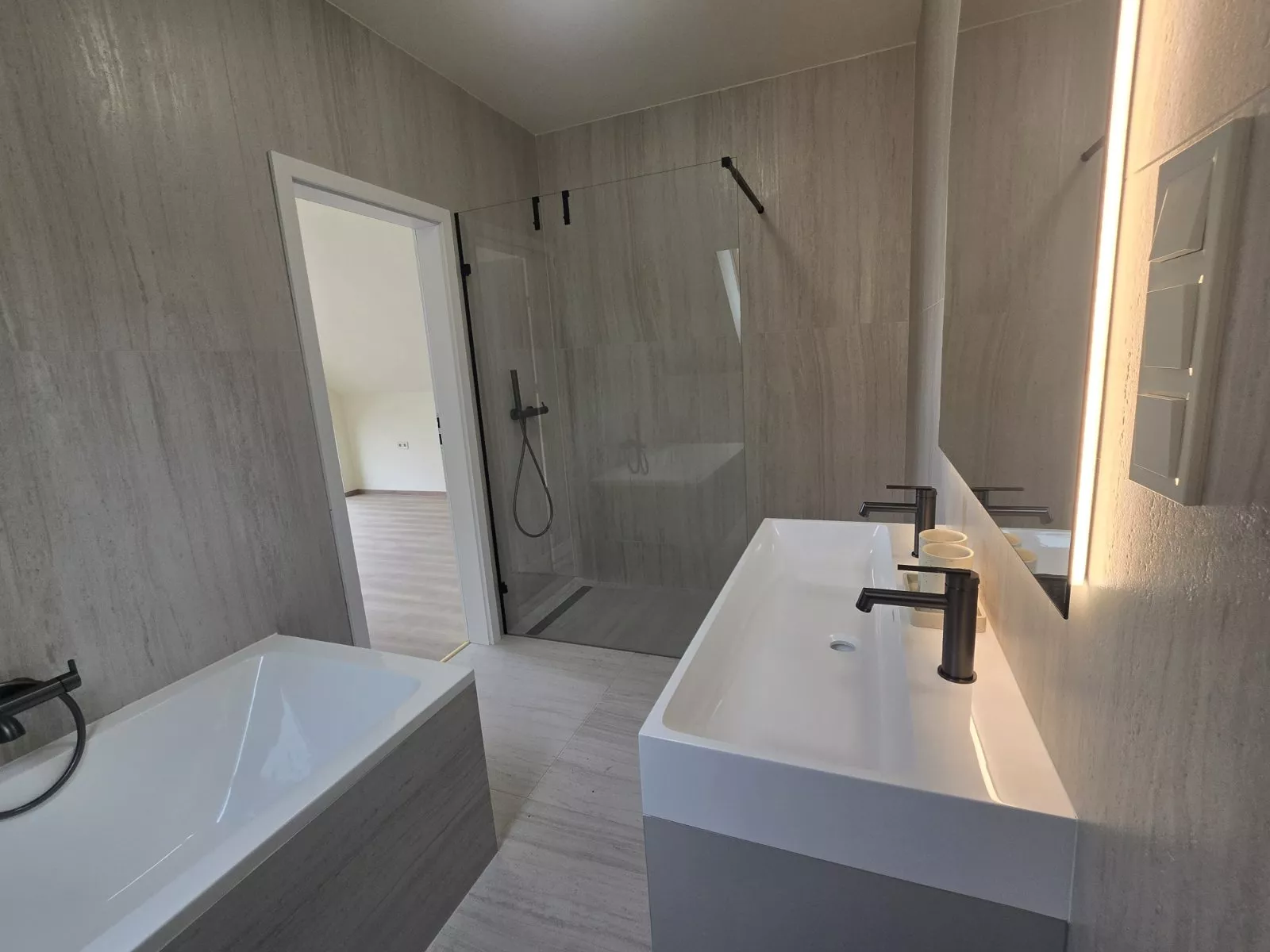 - Kulcsrakész házad